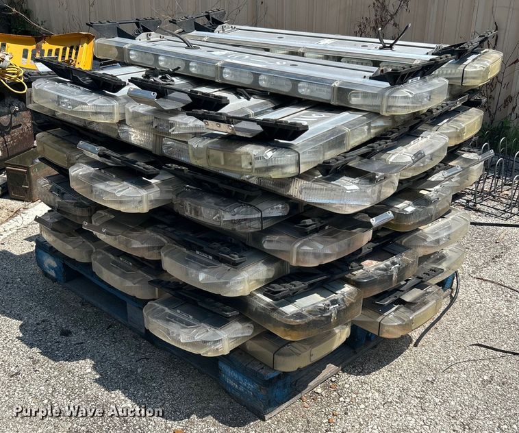 image for item MH9008 Approximately 30 Whelen Liberty light bars