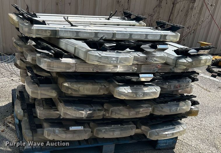 image for item MH9008 Approximately 30 Whelen Liberty light bars