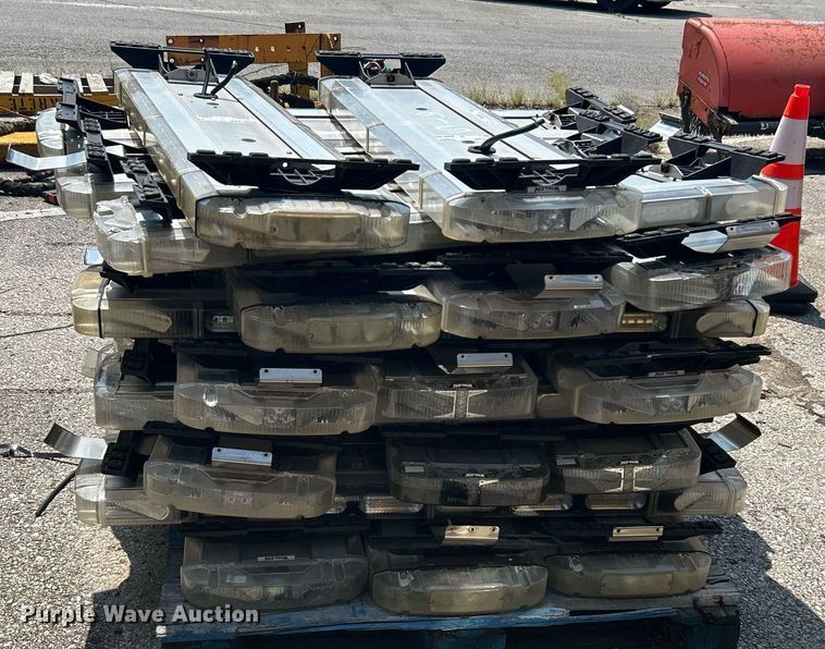 image for item MH9008 Approximately 30 Whelen Liberty light bars