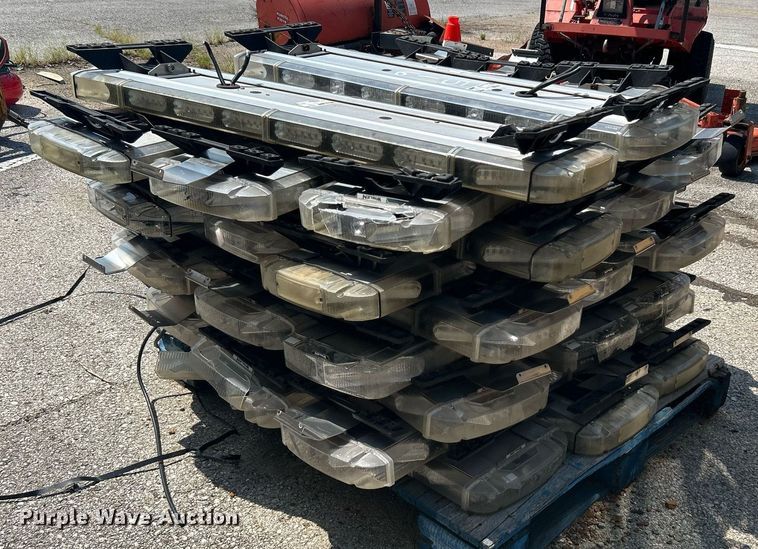 image for item MH9008 Approximately 30 Whelen Liberty light bars