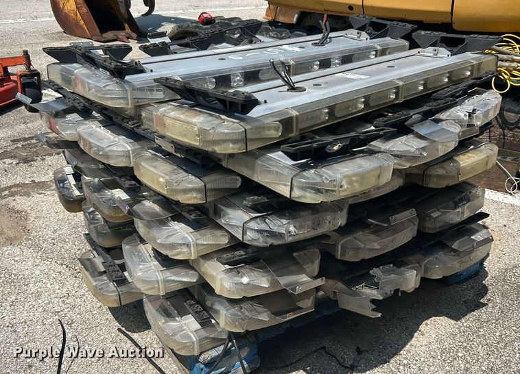 image for item MH9008 Approximately 30 Whelen Liberty light bars