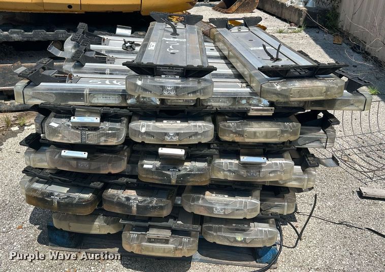 image for item MH9008 Approximately 30 Whelen Liberty light bars