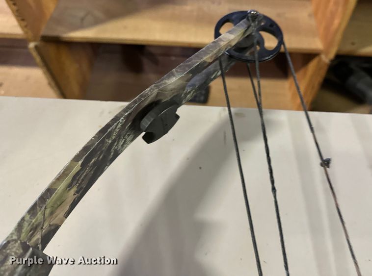 image for item MH9012 Martin Magnum  bow