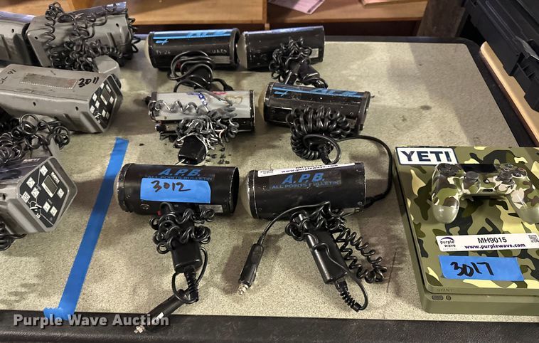 image for item MH9014 (6) radar guns