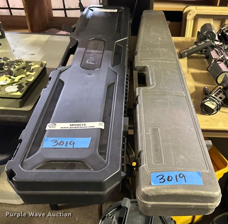 image for item MH9016 (2) gun cases