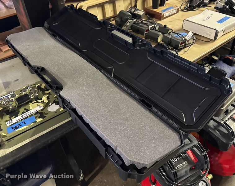 image for item MH9016 (2) gun cases