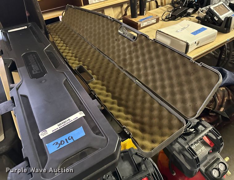 image for item MH9016 (2) gun cases