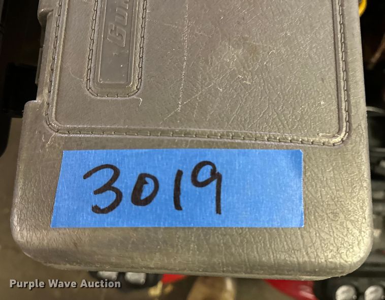 image for item MH9016 (2) gun cases