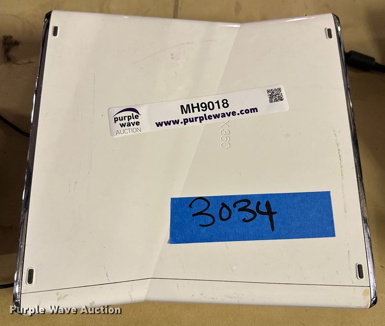 image for item MH9018 Xbox 360  gaming system