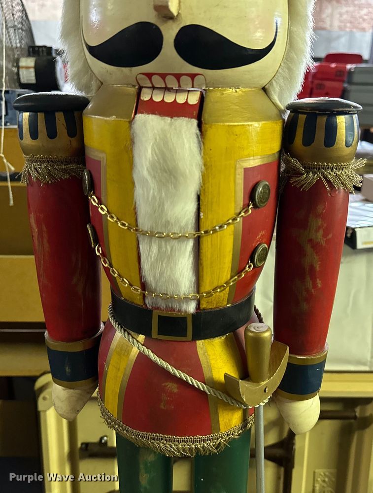 image for item MH9019 Nut cracker