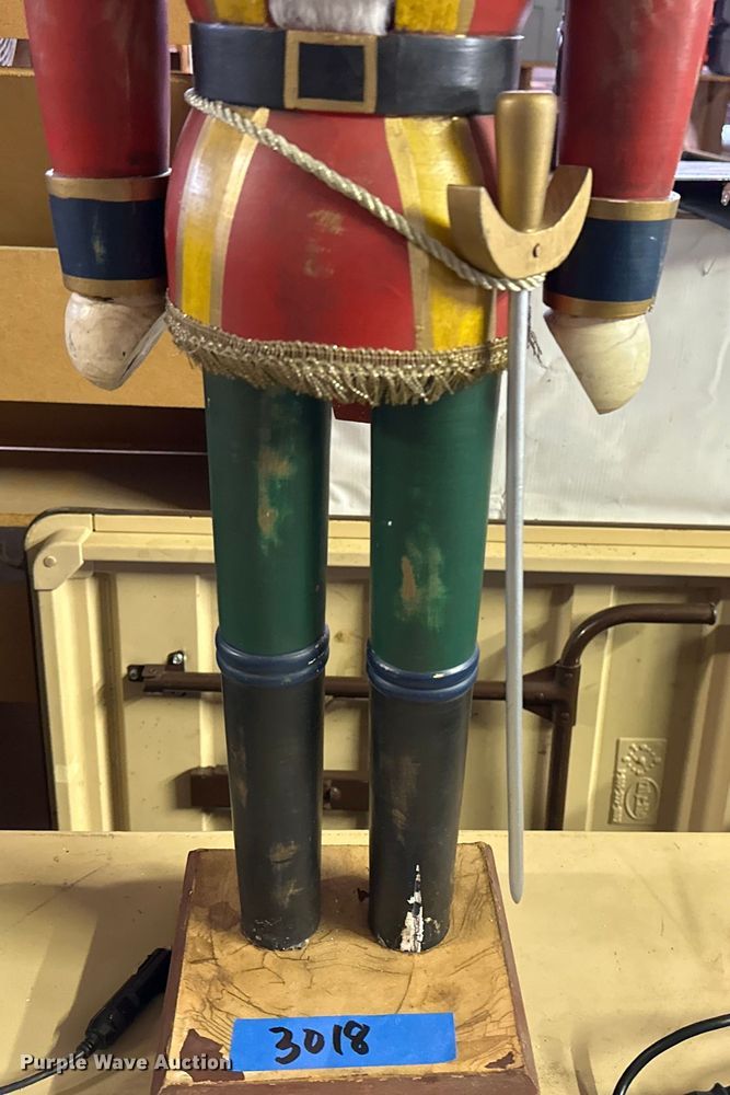 image for item MH9019 Nut cracker