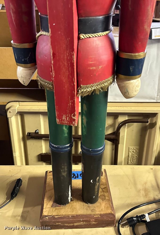 image for item MH9019 Nut cracker