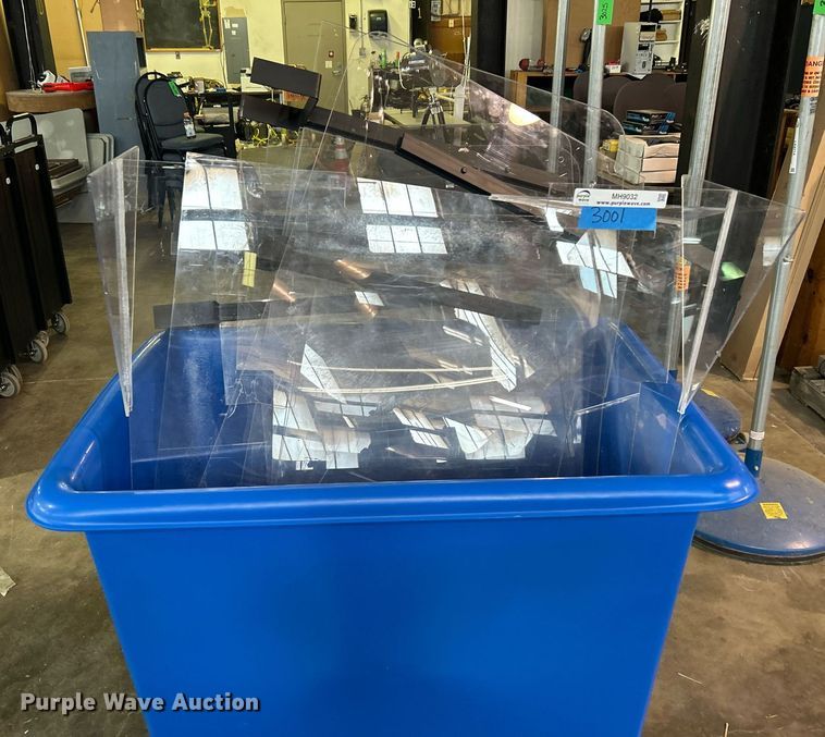 image for item MH9032 Plexiglass dividers