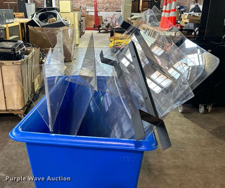 image for item MH9032 Plexiglass dividers