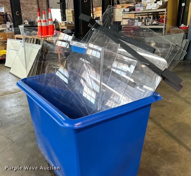 image for item MH9032 Plexiglass dividers