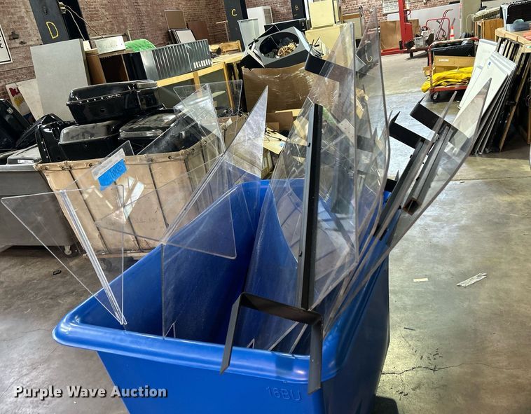 image for item MH9032 Plexiglass dividers