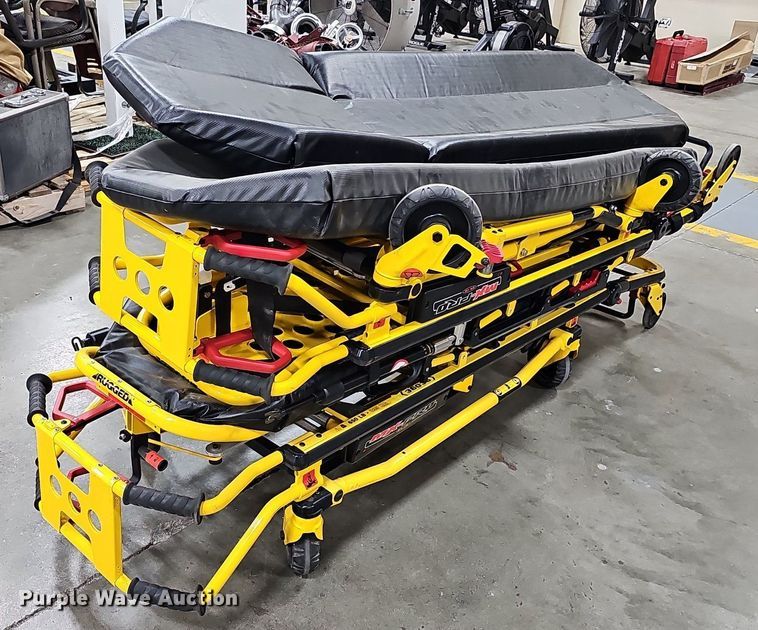 (2) Stryker MX-Pro R3 36035 ambulance cots in Lincoln, NE | Item MH9292 ...