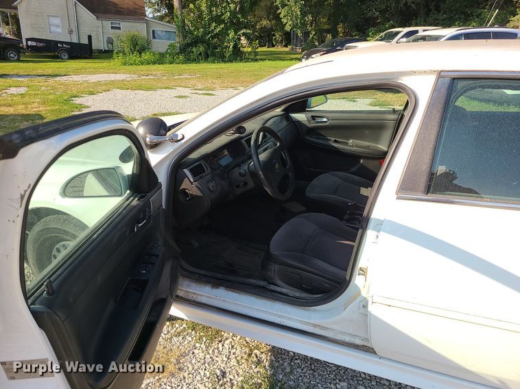 image for item MJ9292 2001 Chevrolet Impala Police Cruiser