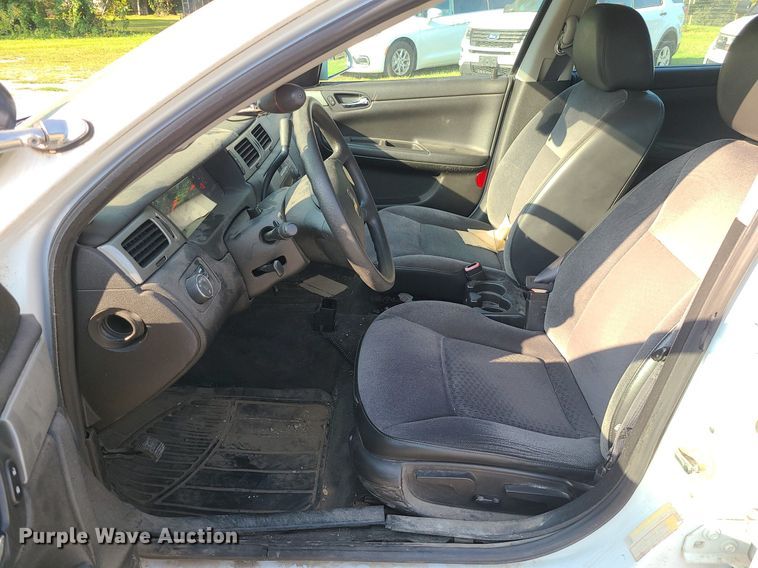 image for item MJ9292 2001 Chevrolet Impala Police Cruiser