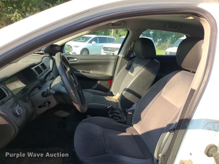 image for item MJ9292 2001 Chevrolet Impala Police Cruiser