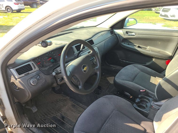 image for item MJ9292 2001 Chevrolet Impala Police Cruiser