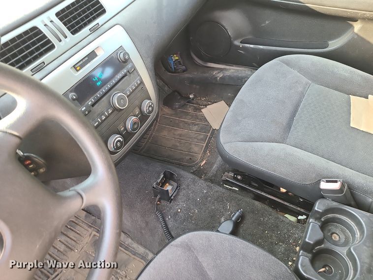 image for item MJ9292 2001 Chevrolet Impala Police Cruiser