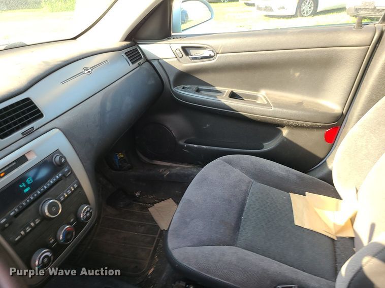 image for item MJ9292 2001 Chevrolet Impala Police Cruiser