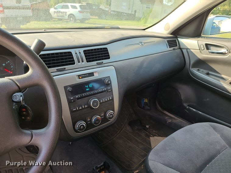 image for item MJ9292 2001 Chevrolet Impala Police Cruiser