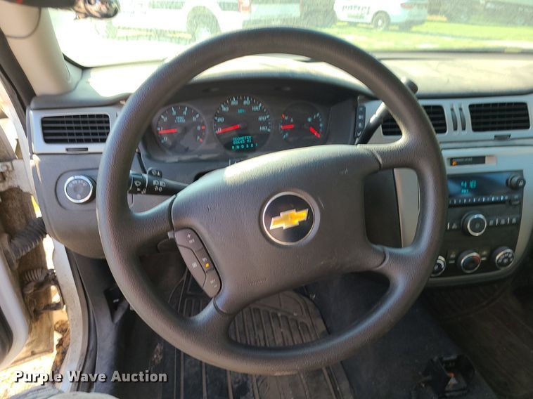 image for item MJ9292 2001 Chevrolet Impala Police Cruiser