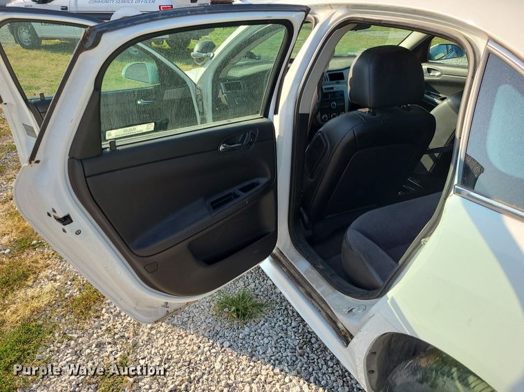 image for item MJ9292 2001 Chevrolet Impala Police Cruiser