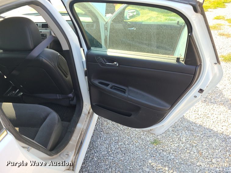 image for item MJ9292 2001 Chevrolet Impala Police Cruiser