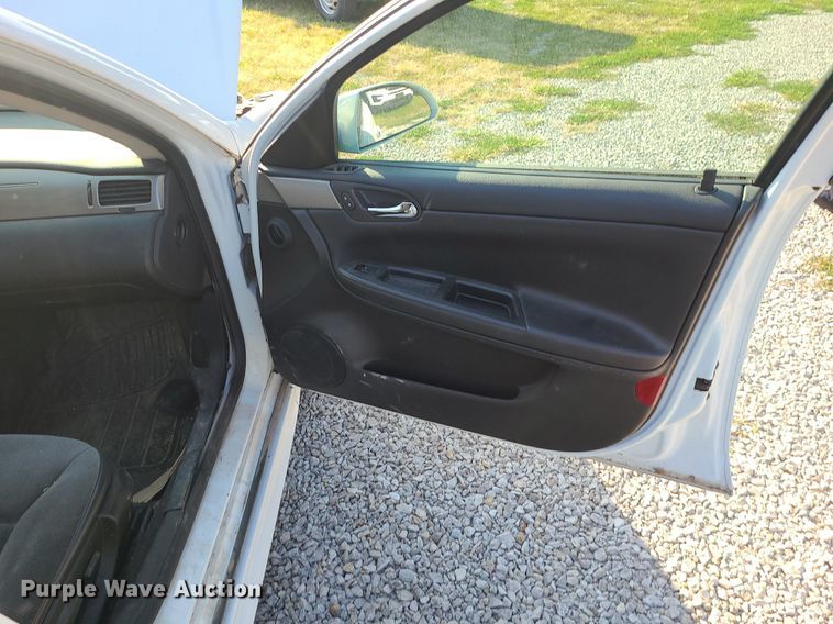 image for item MJ9292 2001 Chevrolet Impala Police Cruiser