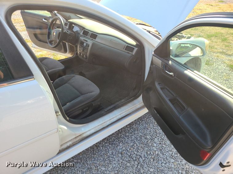 image for item MJ9292 2001 Chevrolet Impala Police Cruiser