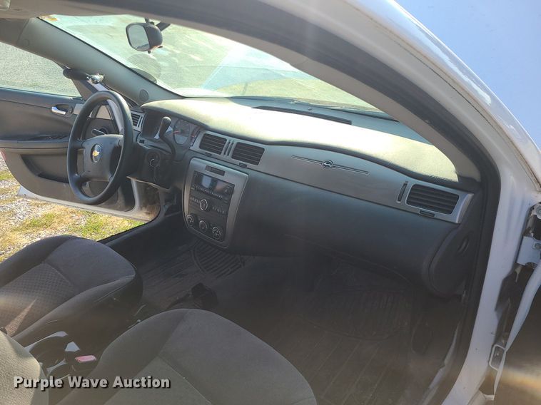 image for item MJ9292 2001 Chevrolet Impala Police Cruiser