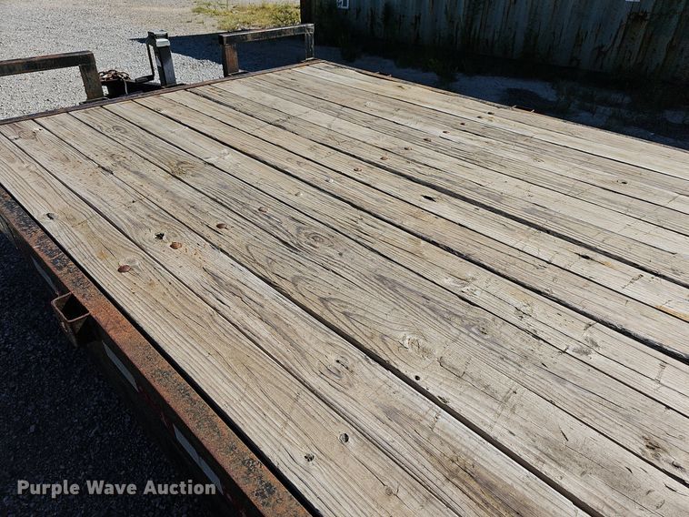 image for item MP9325 2004 Eagle  utility trailer