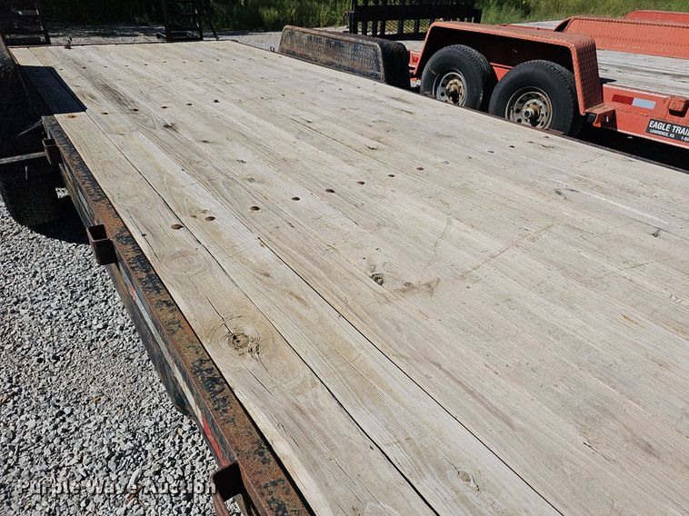 image for item MP9325 2004 Eagle  utility trailer