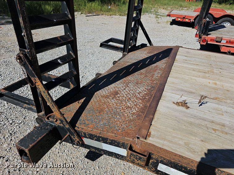 image for item MP9325 2004 Eagle  utility trailer