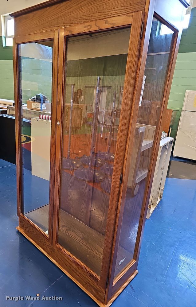 image for item MP9347 Display cabinet