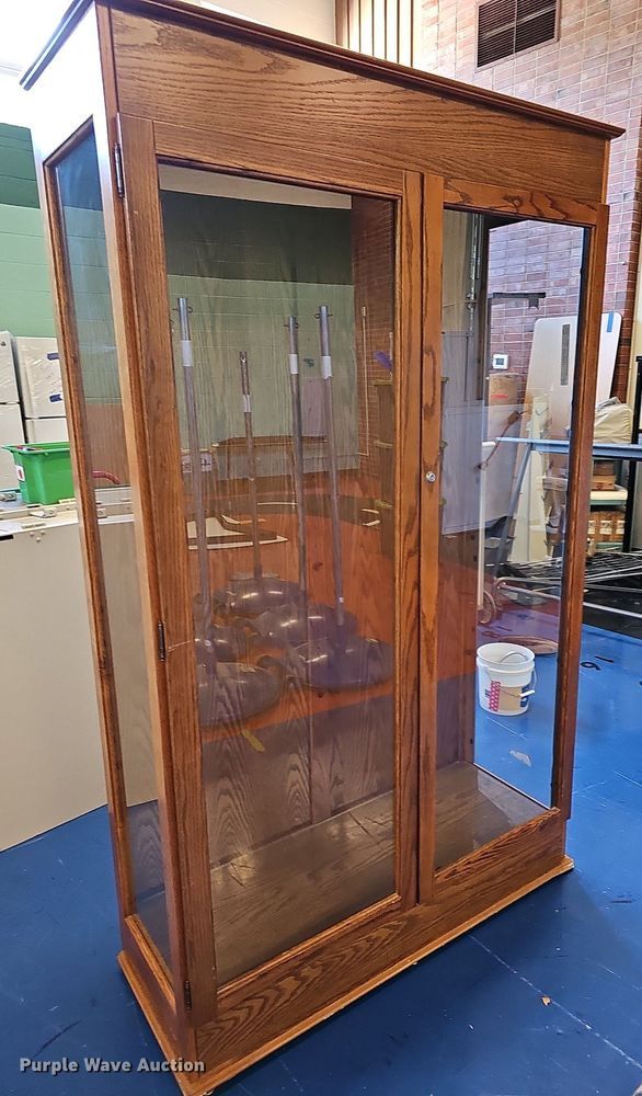 image for item MP9347 Display cabinet