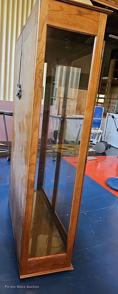 image for item MP9347 Display cabinet