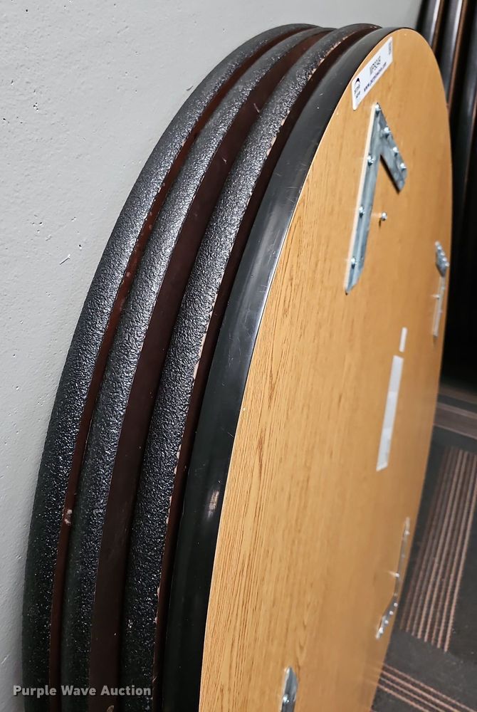 image for item MP9349 (4) round tables