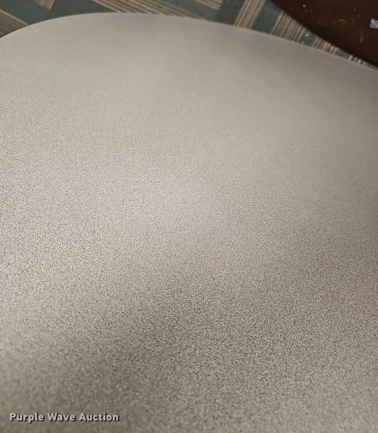 image for item MP9349 (4) round tables