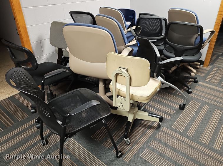image for item MP9384 Approximately 25 office chairs