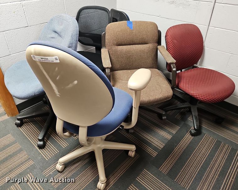 image for item MP9384 Approximately 25 office chairs