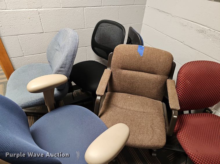 image for item MP9384 Approximately 25 office chairs