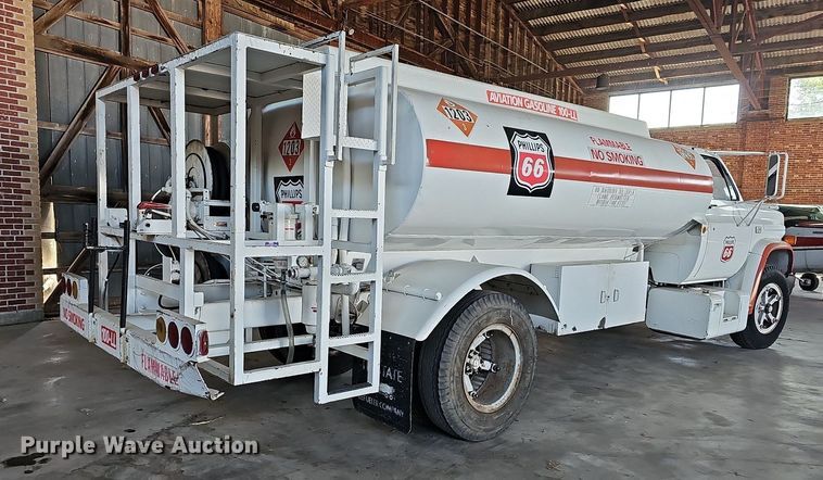 image for item MP9393 1986 Chevrolet C70  fuel truck