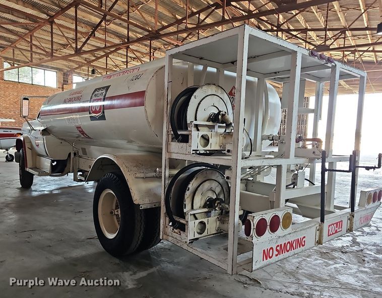 image for item MP9393 1986 Chevrolet C70  fuel truck