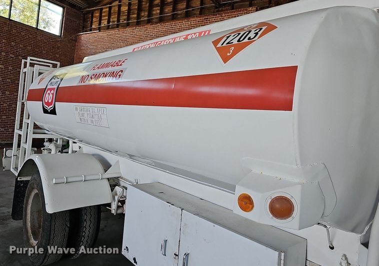 image for item MP9393 1986 Chevrolet C70  fuel truck