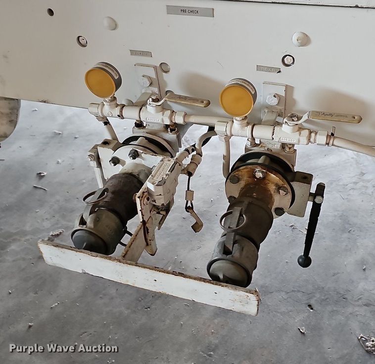 image for item MP9393 1986 Chevrolet C70  fuel truck