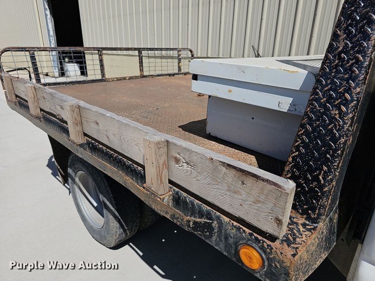 image for item MP9400 2003 Chevrolet Silverado 3500  flatbed pickup truck